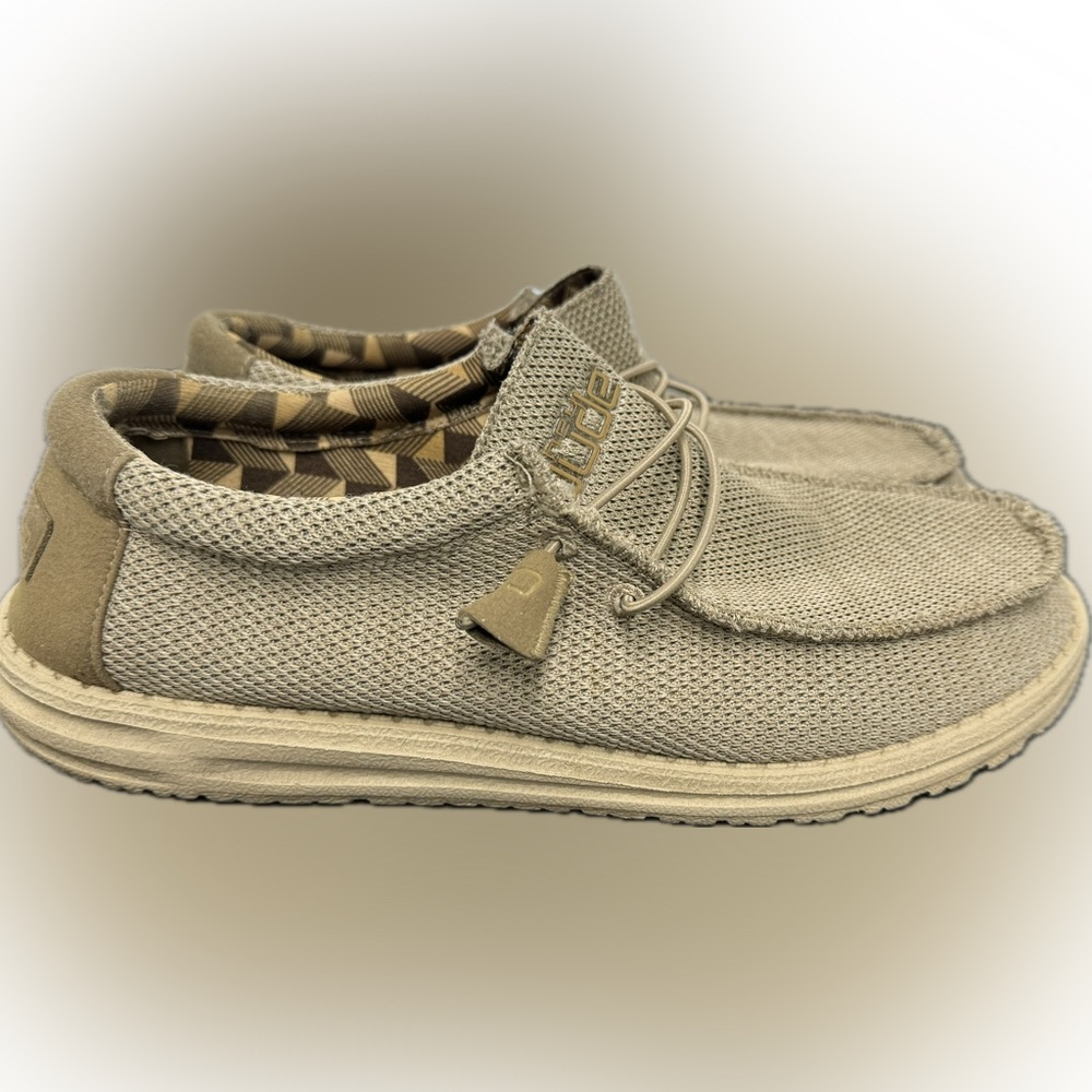 Hey Dude Mens Wally Sox .. Beige